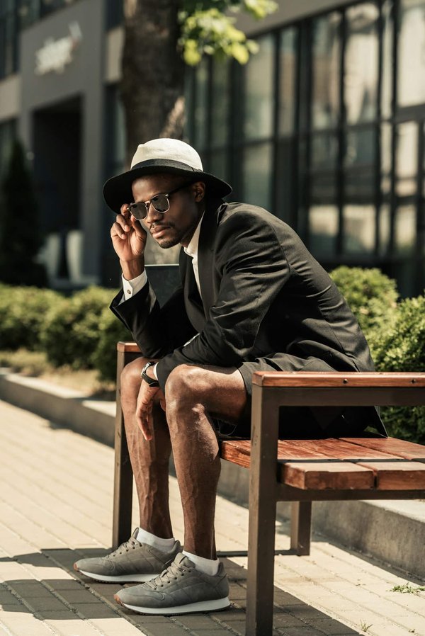 What are the Most Stylish Work-Appropriate Options for Wearing a Fedora Hat?