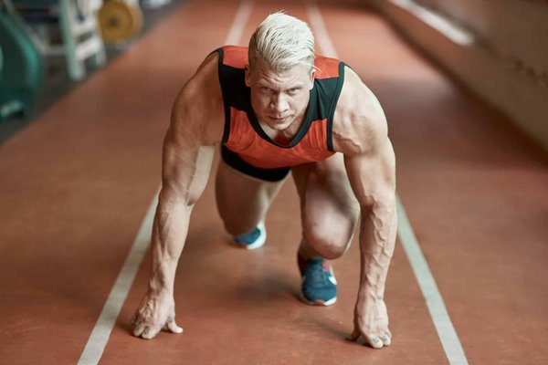 How Do Elite Sprinters Structure Their Training for Maximum Acceleration?